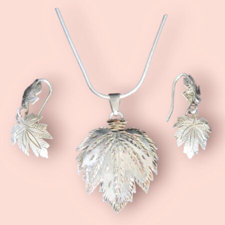 Chinar Pendant Set